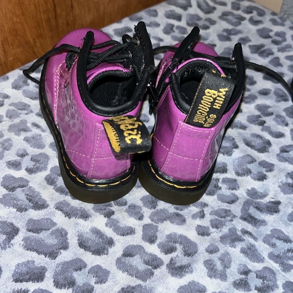 Size 5 child doc marten boots - Picture 2 of 7